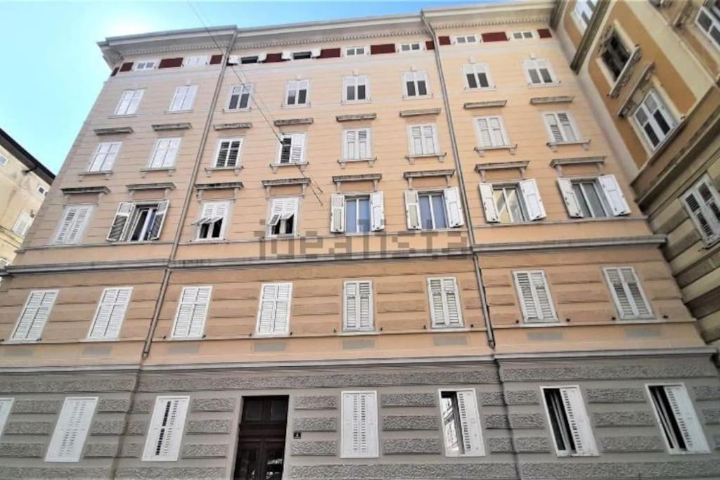 Apartmán La Casa Di Lu Terst Exteriér fotografie